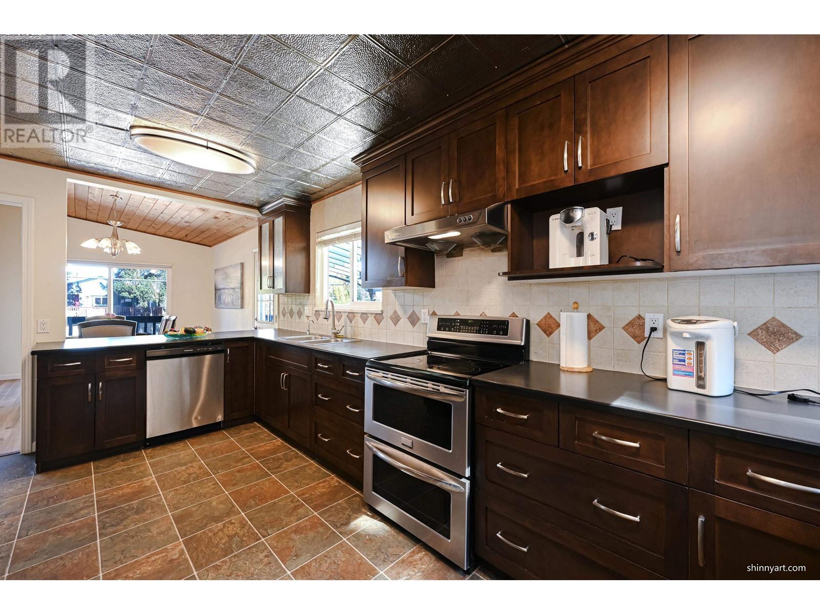 Photo 7 of 5510 14 B Avenue, Delta BC