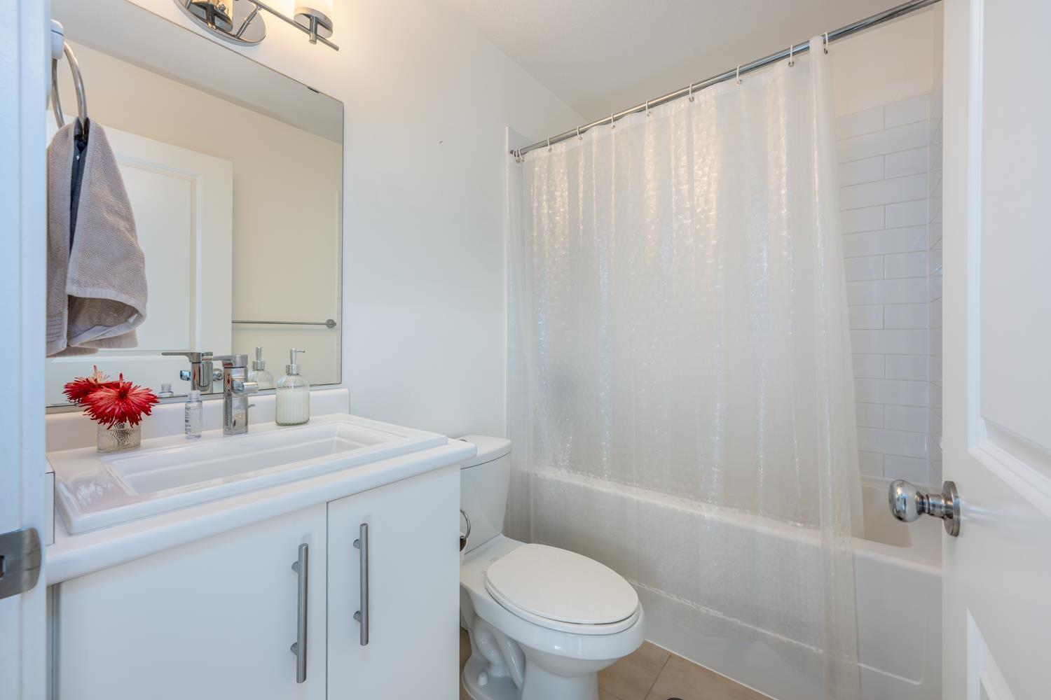 22 14905 60 AVENUE, Surrey