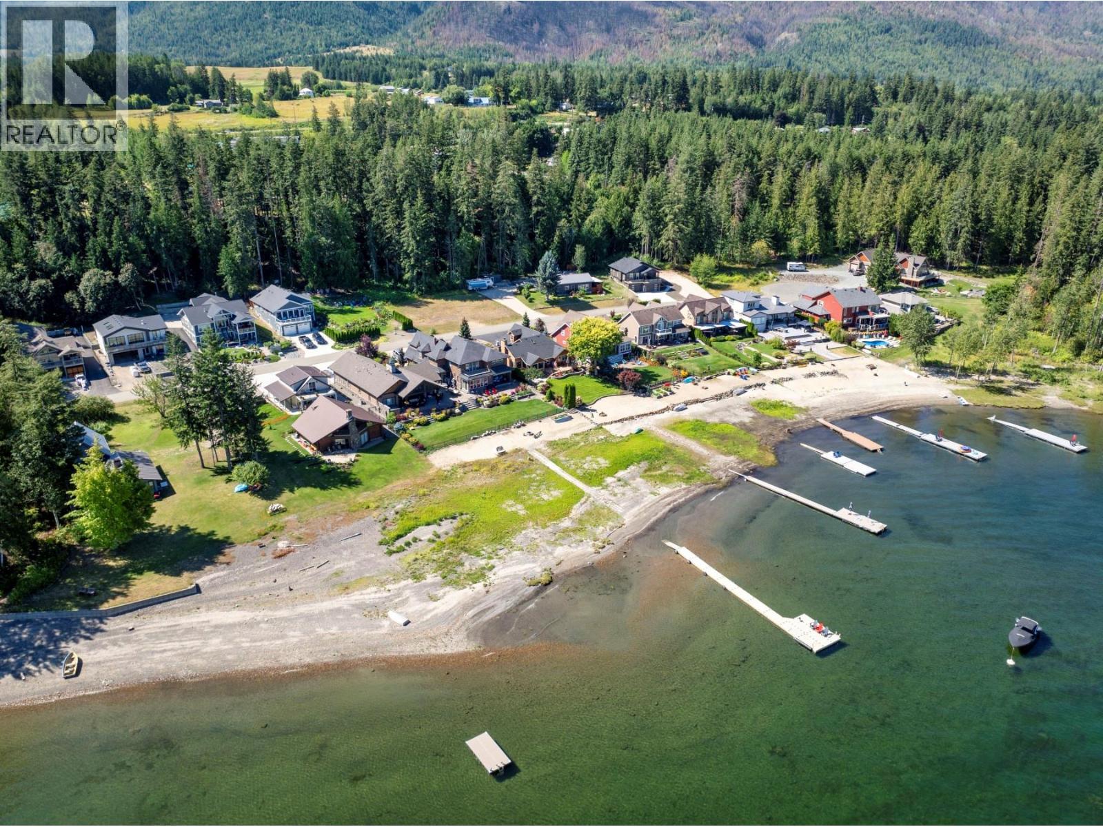 Photo 1 of 17 1171 Dieppe Road, Sorrento BC