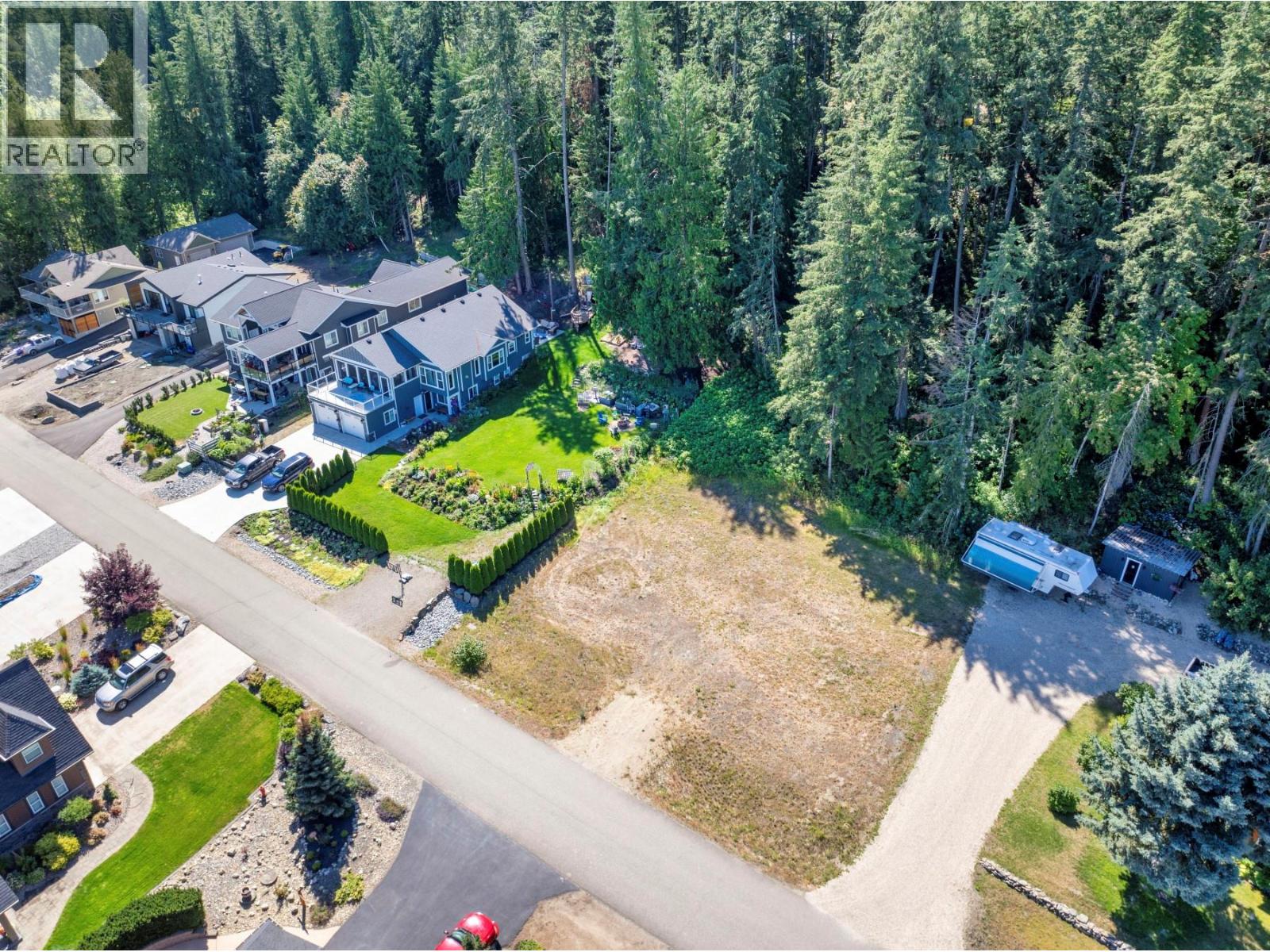 Photo 11 of 17 1171 Dieppe Road, Sorrento BC