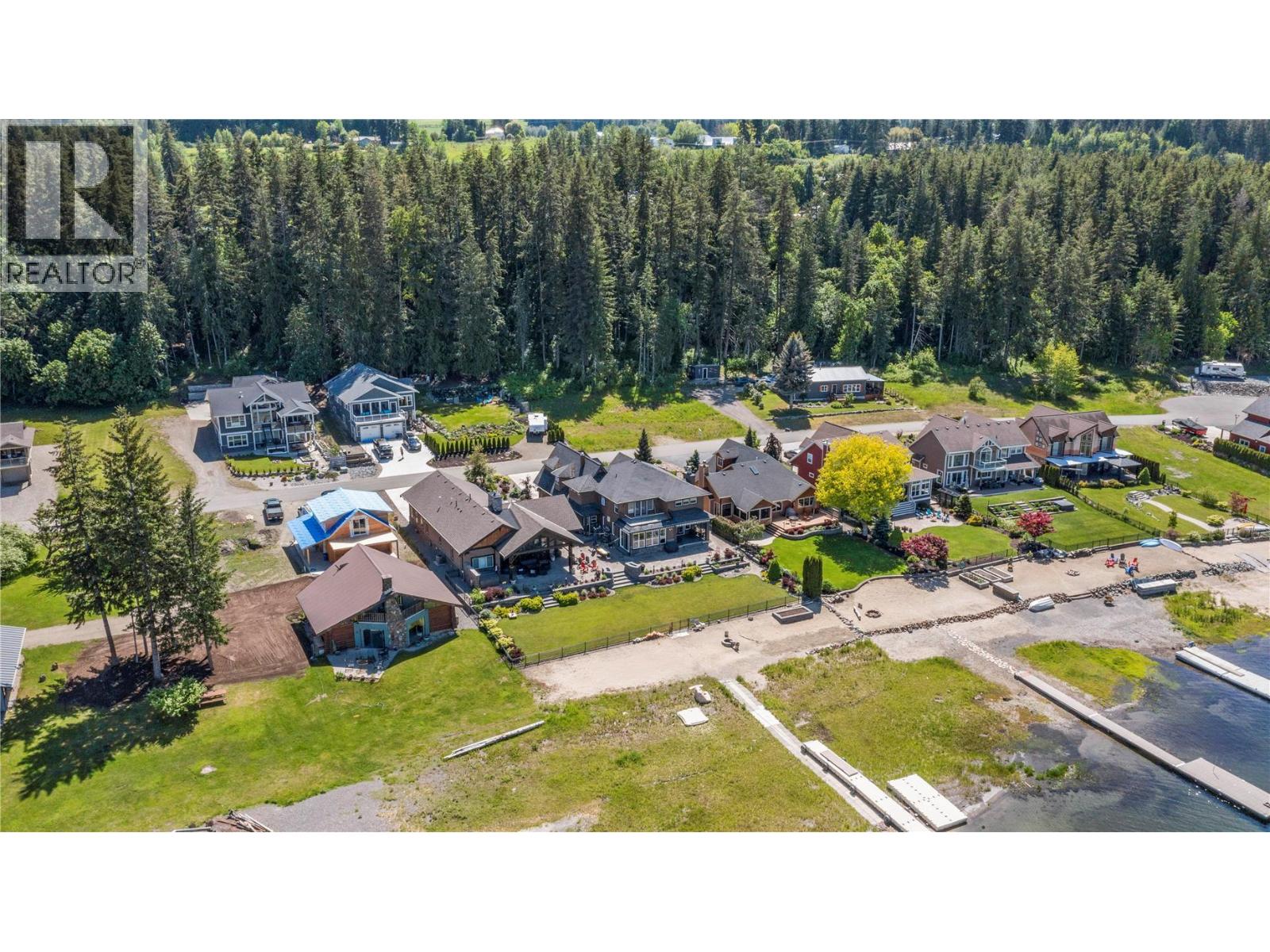Photo 9 of 17 1171 Dieppe Road, Sorrento BC