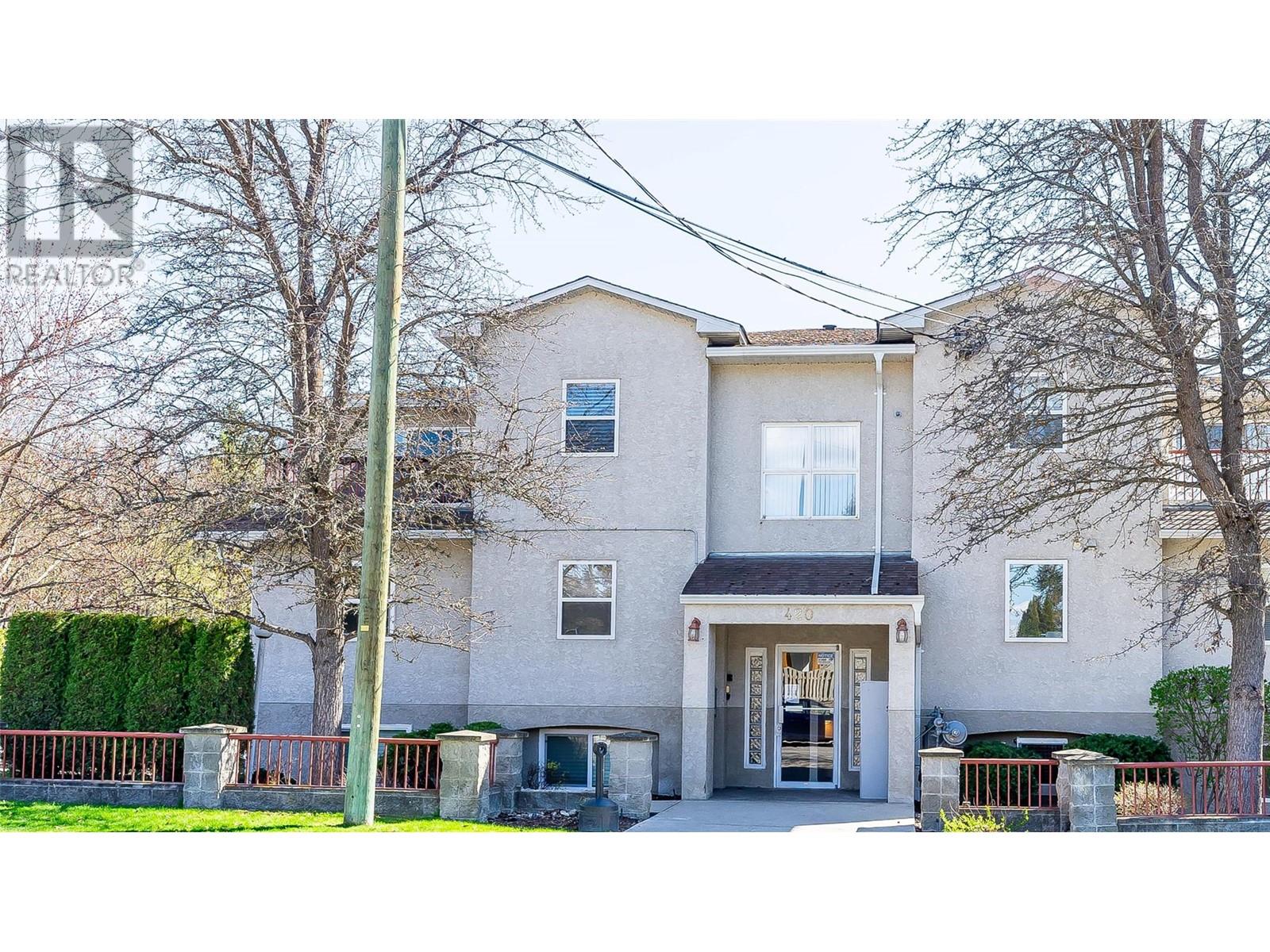 302 420 4 Avenue Southeast, Salmon Arm