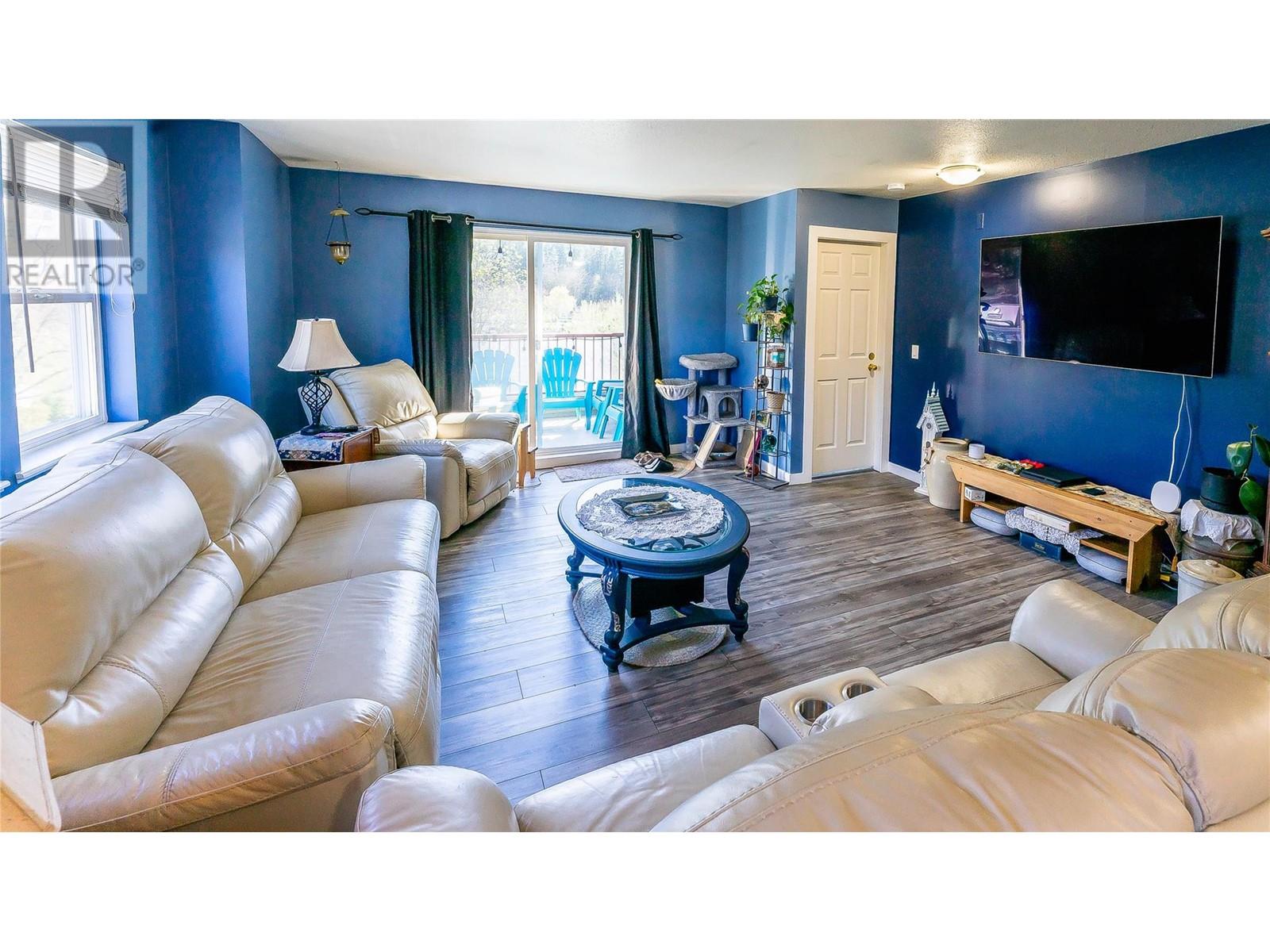 302 420 4 Avenue Southeast, Salmon Arm