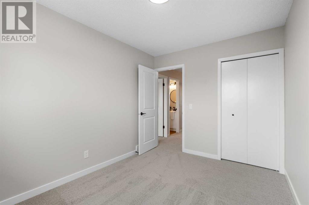 Single Family House for Sale in  Woodbrook Court SW Woodbine Calgary 