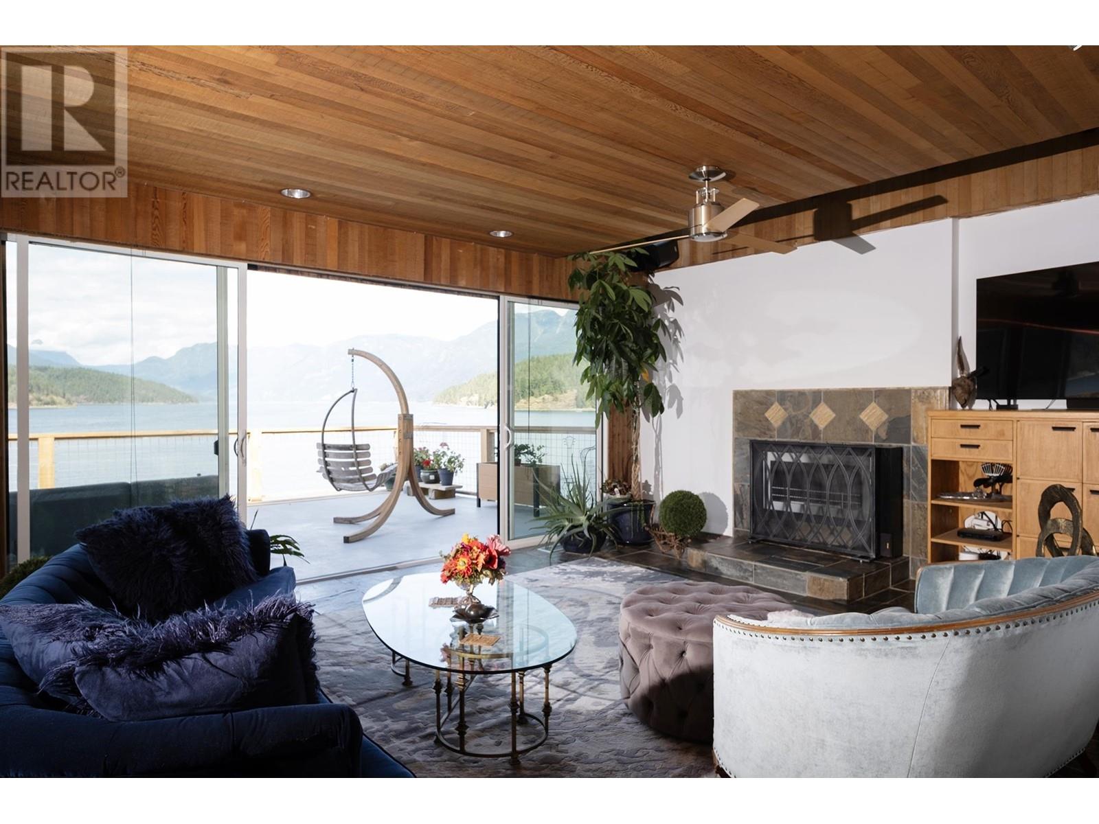5435 JERVIS INLET ROAD, Egmont
