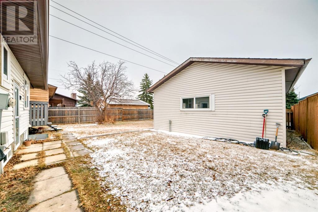 Single Family House Bungalow for Sale in  Templeson Road NE Temple Calgary 