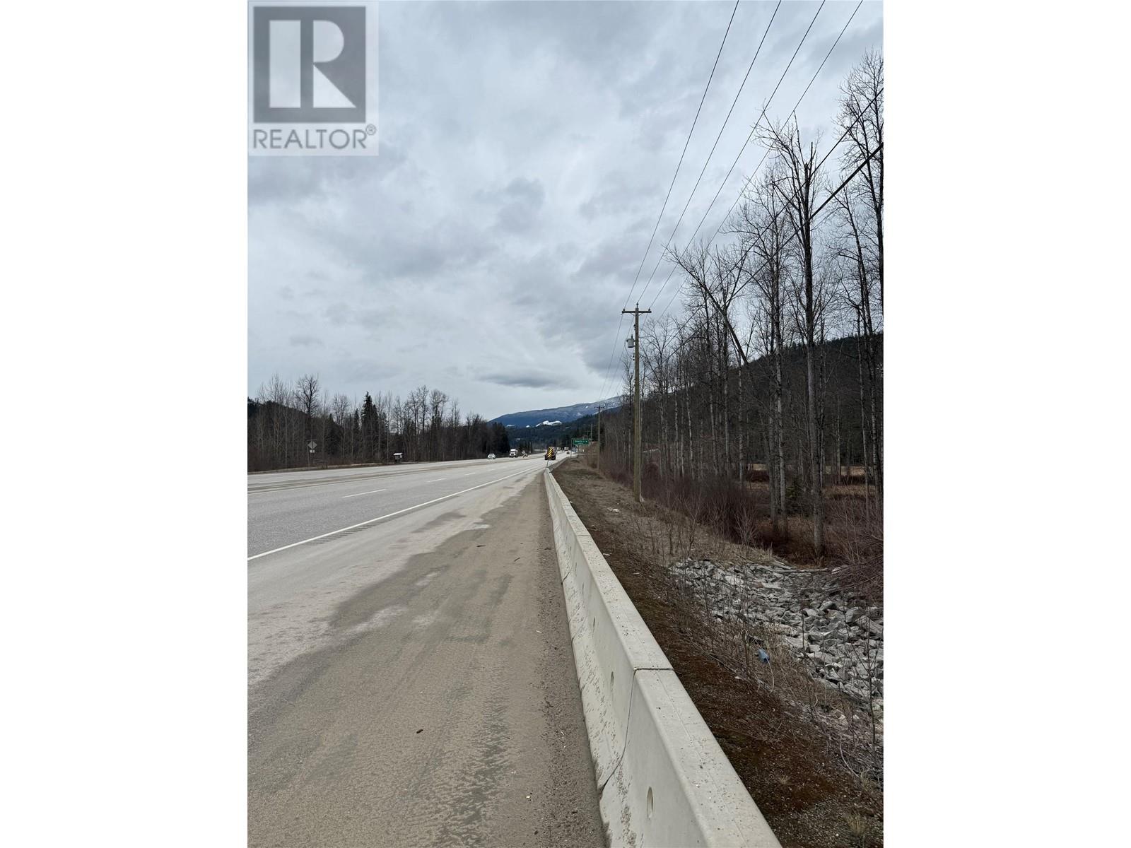 Photo 9 of 5597 Avoca Road, Malakwa BC