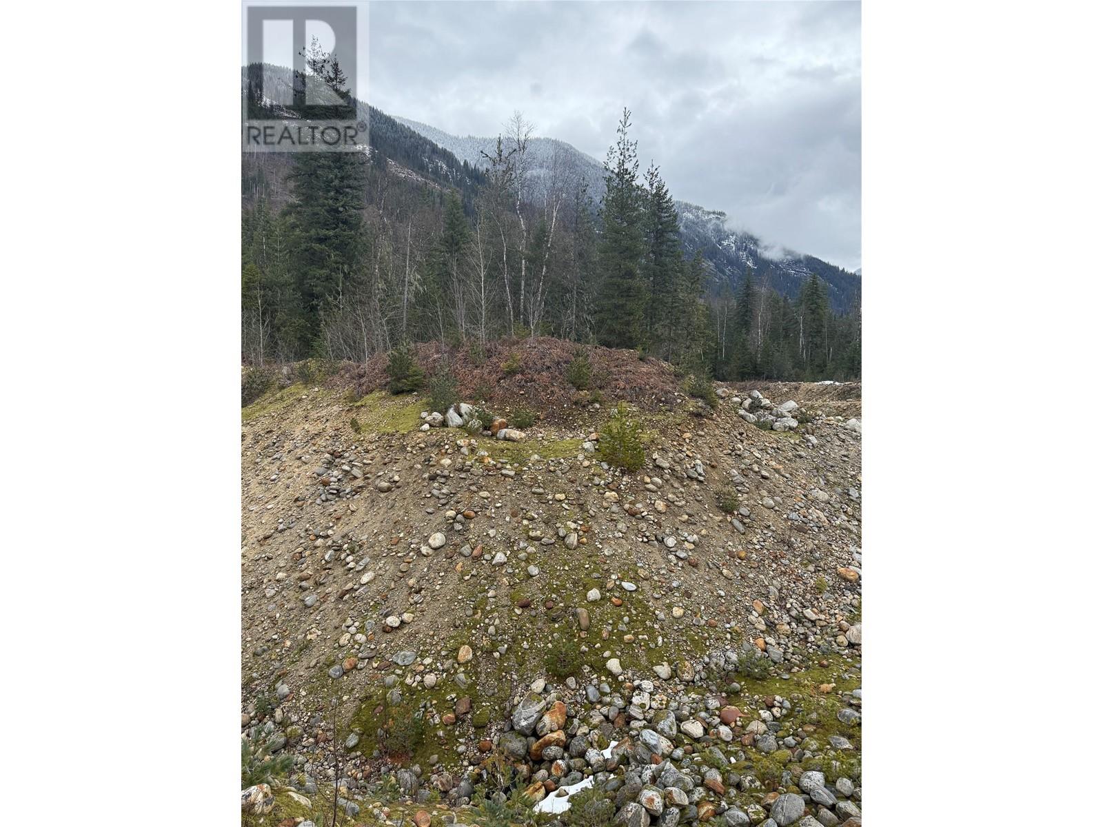 Photo 12 of 5597 Avoca Road, Malakwa BC