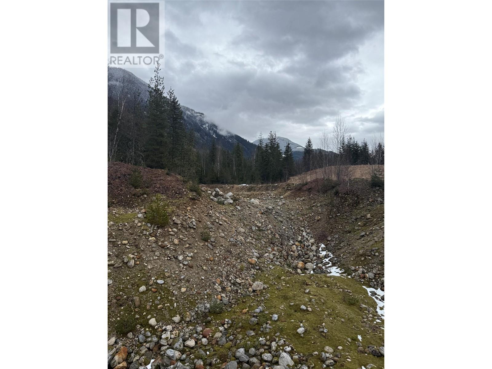 Photo 5 of 5597 Avoca Road, Malakwa BC