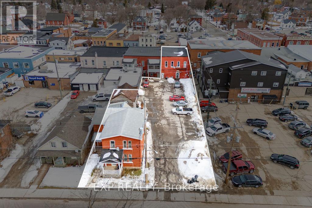 Photo 8 of 204 Raglan Street S, Renfrew ON