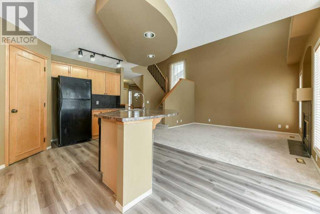 Single Family House for Sale in  TUSCANY RAVINE Road NW Tuscany Calgary 