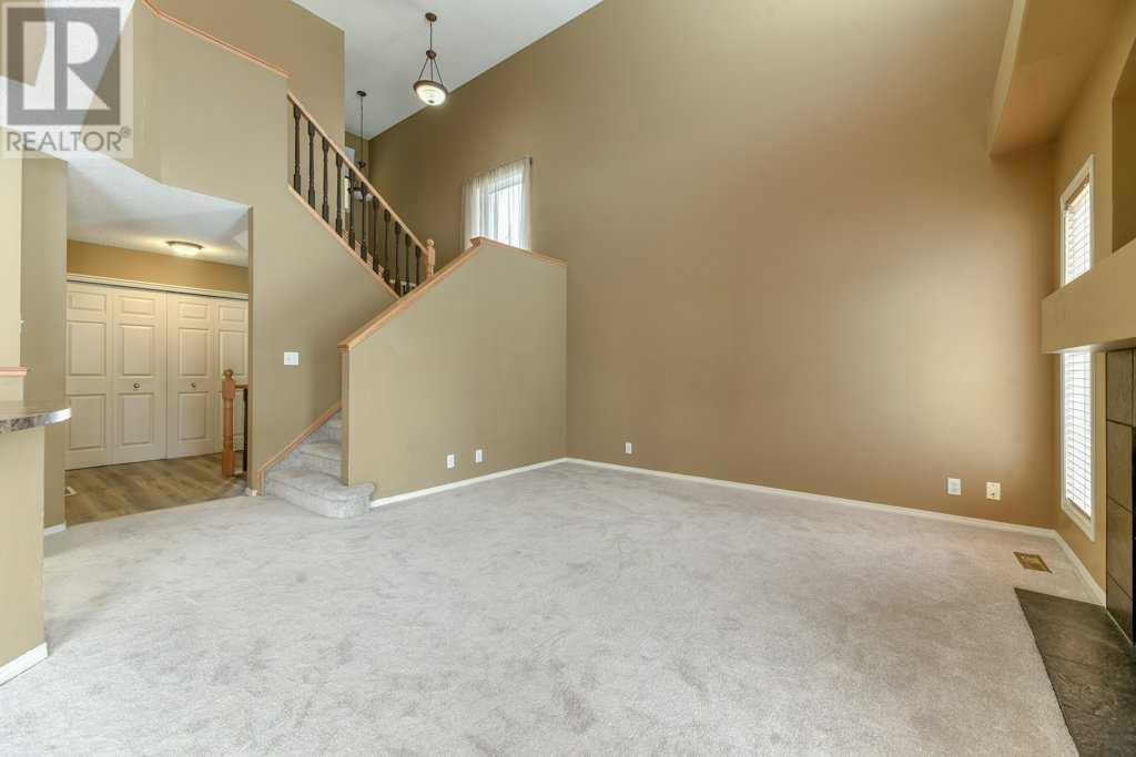 Single Family House for Sale in  TUSCANY RAVINE Road NW Tuscany Calgary 