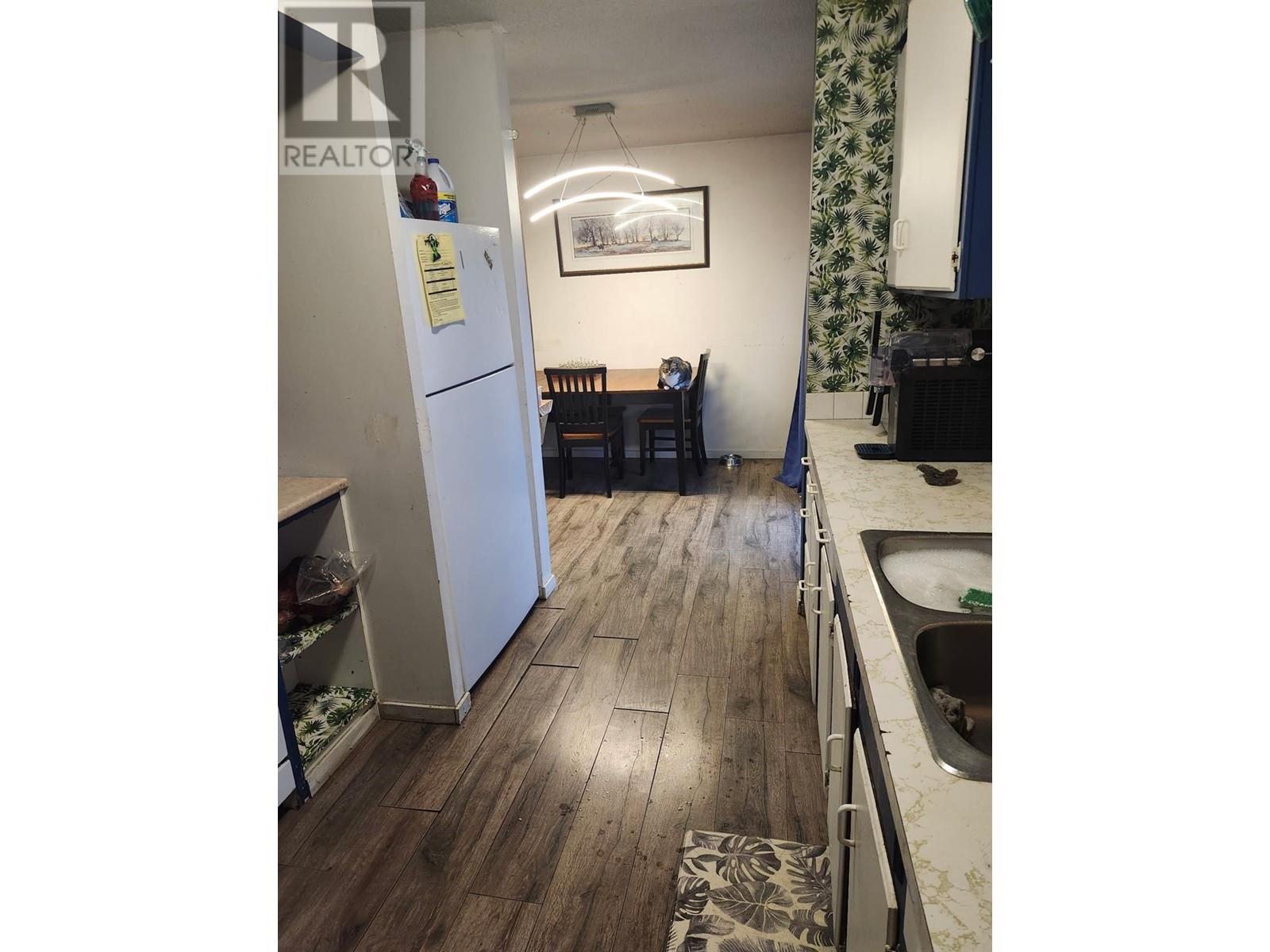 Photo 6 of 642 640 Courtenay Crescent Crescent Nw, Kamloops BC