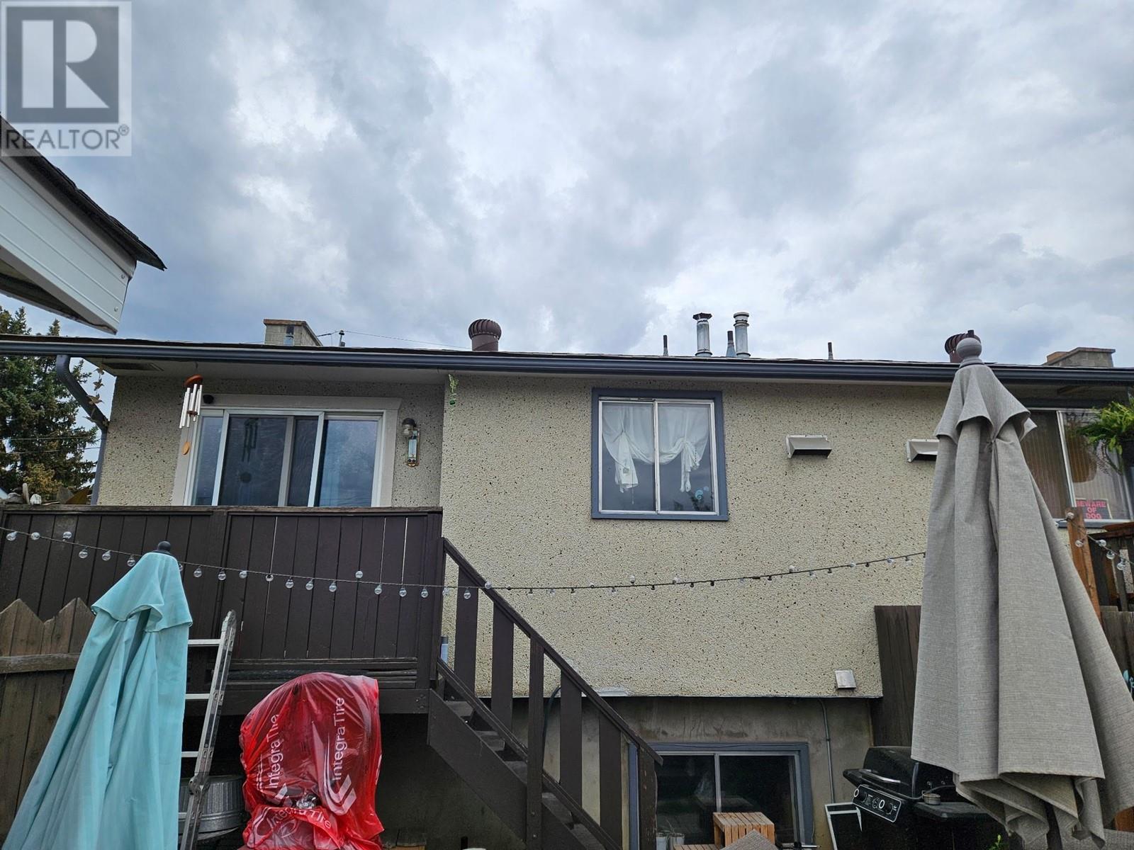 Photo 11 of 642 640 Courtenay Crescent Crescent Nw, Kamloops BC