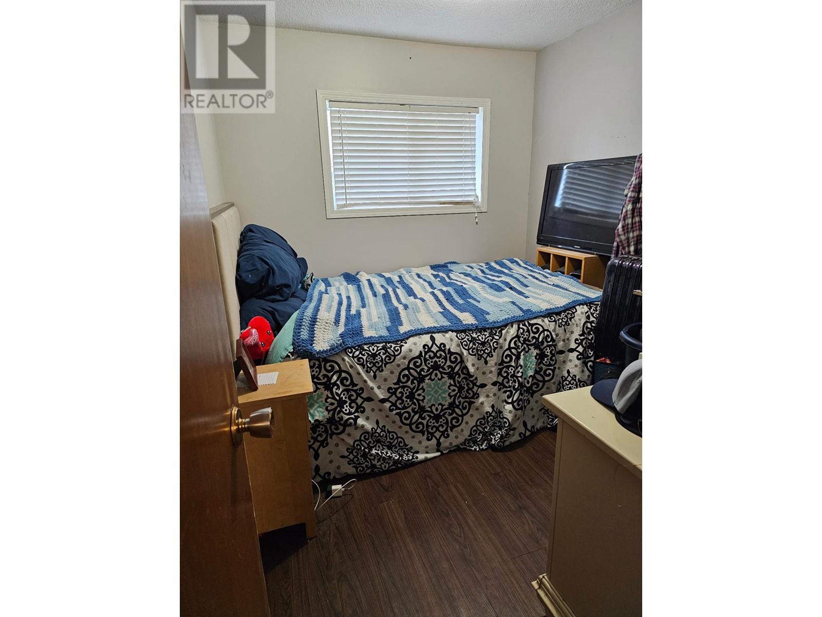 Photo 10 of 642 640 Courtenay Crescent Crescent Nw, Kamloops BC