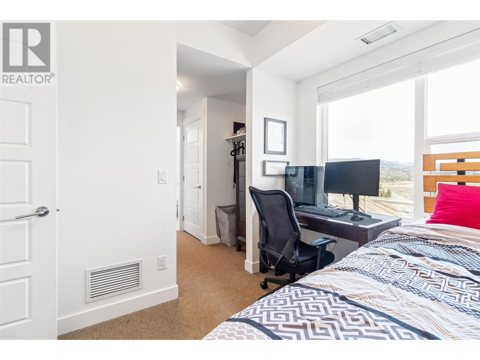302 985 Academy Way, Kelowna