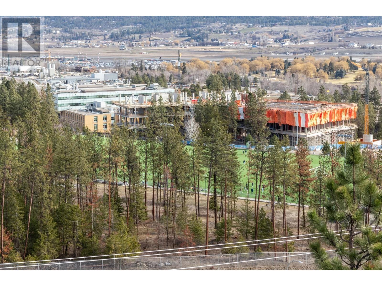 302 985 Academy Way, Kelowna