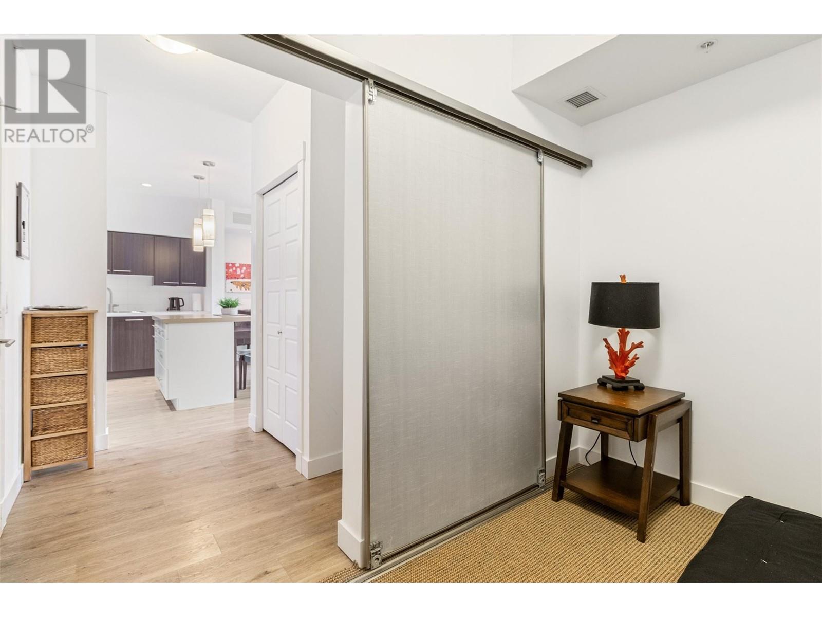 302 985 Academy Way, Kelowna