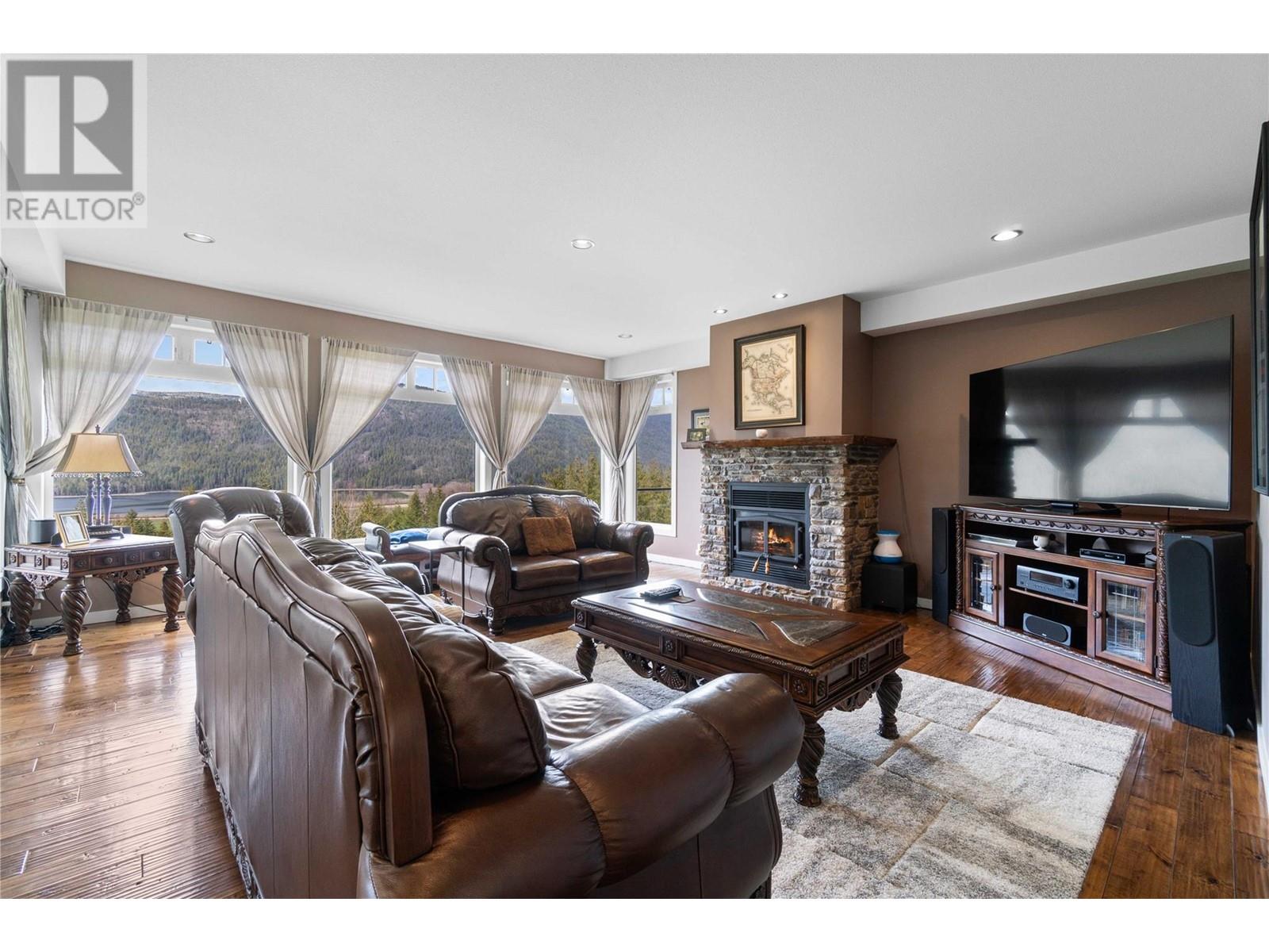  8097 Seed Road, Mara