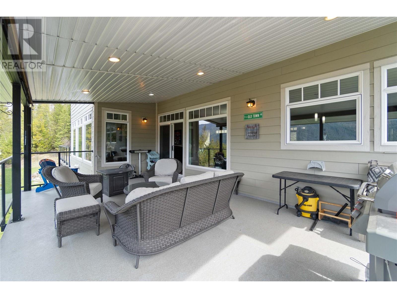 8097 Seed Road, Mara