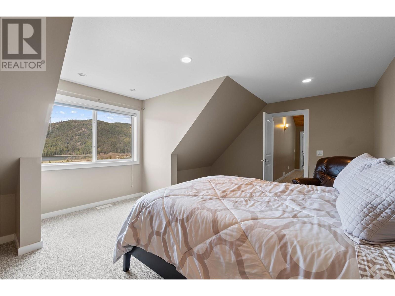  8097 Seed Road, Mara