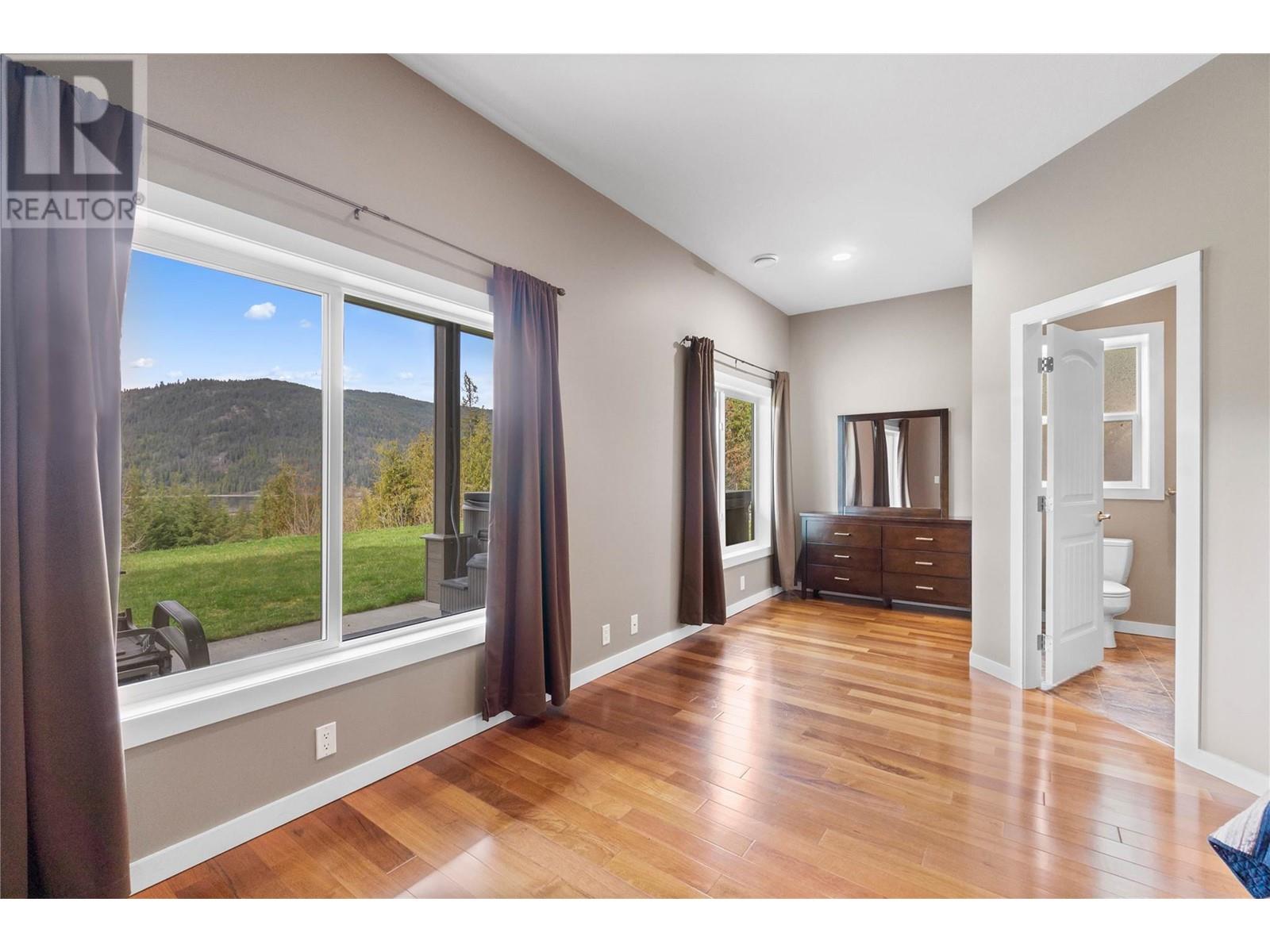  8097 Seed Road, Mara