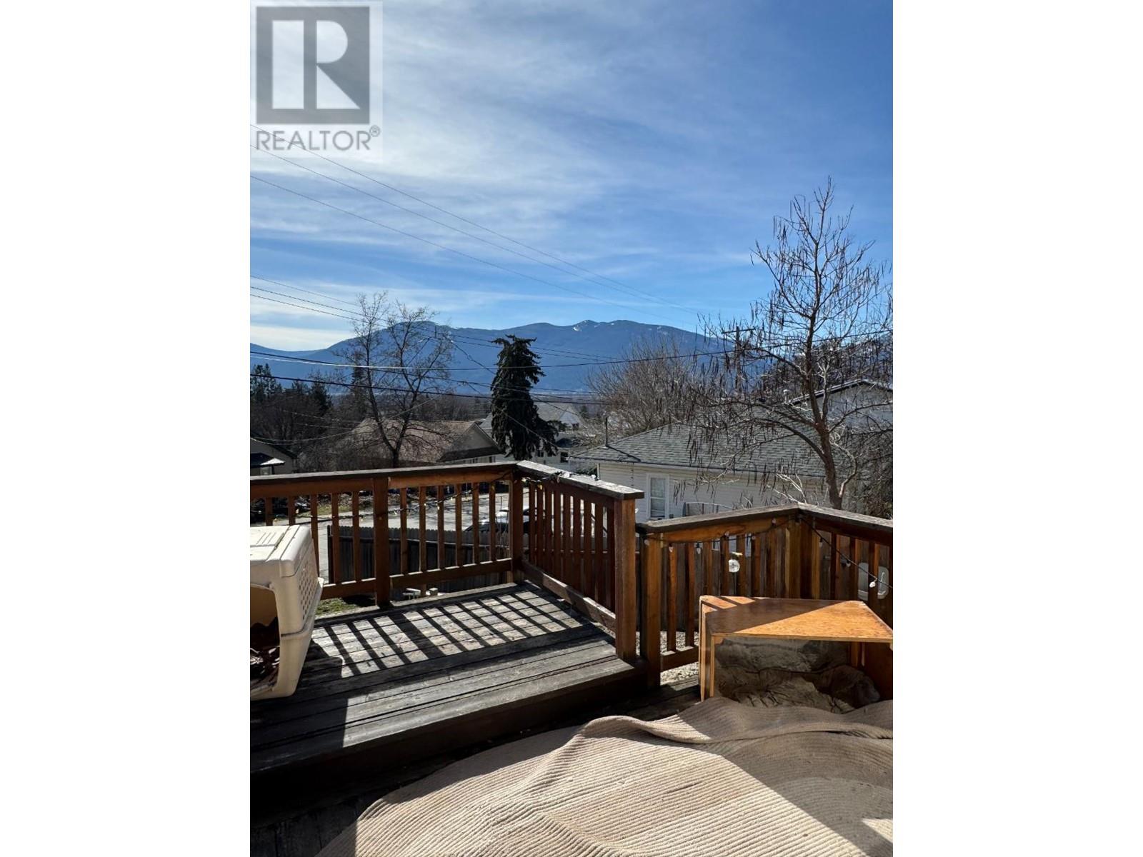 Photo 17 of 1005 Railway Boulevard, Creston BC