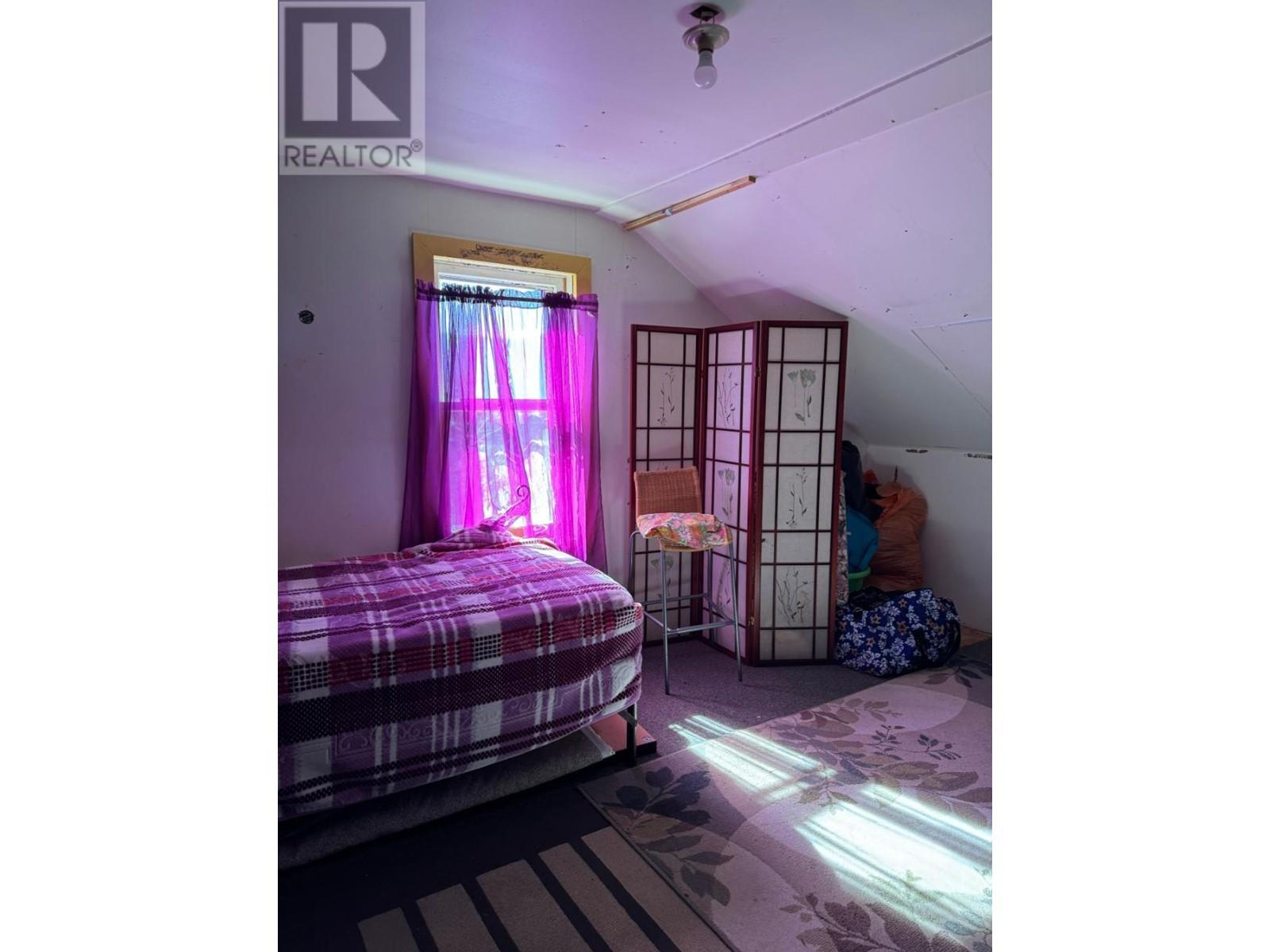 Photo 12 of 1005 Railway Boulevard, Creston BC