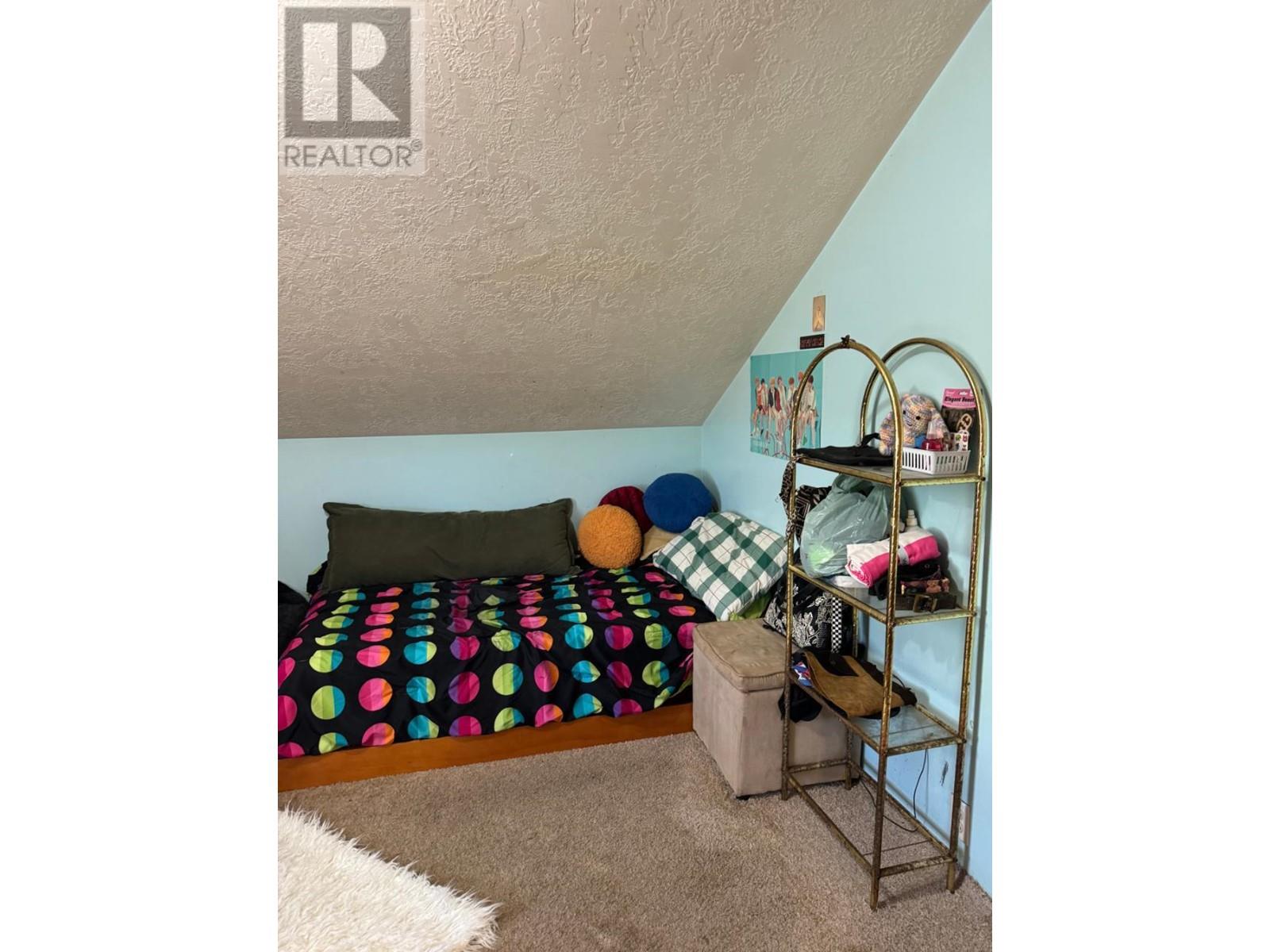 Photo 9 of 1005 Railway Boulevard, Creston BC