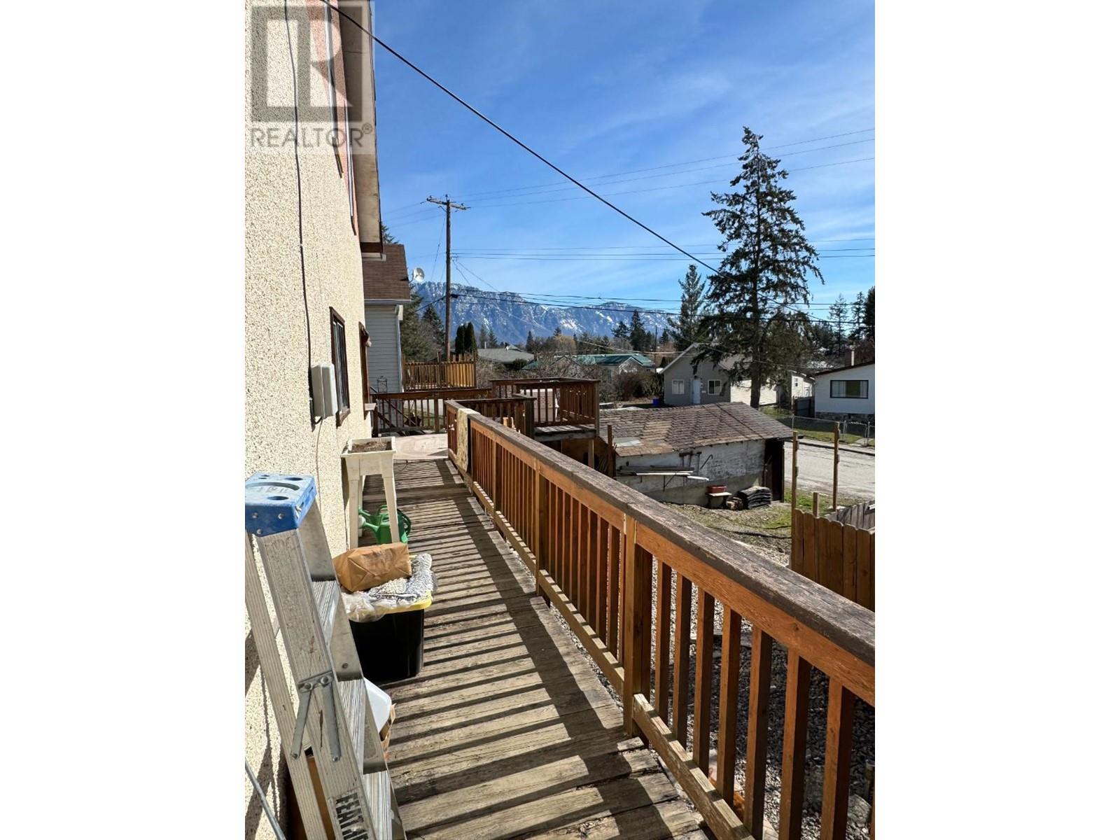 Photo 16 of 1005 Railway Boulevard, Creston BC