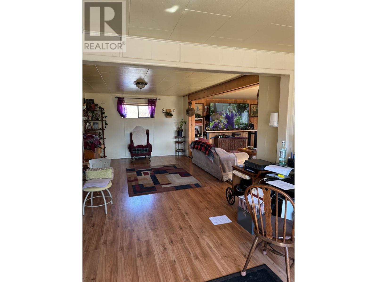 Photo 5 of 1005 Railway Boulevard, Creston BC