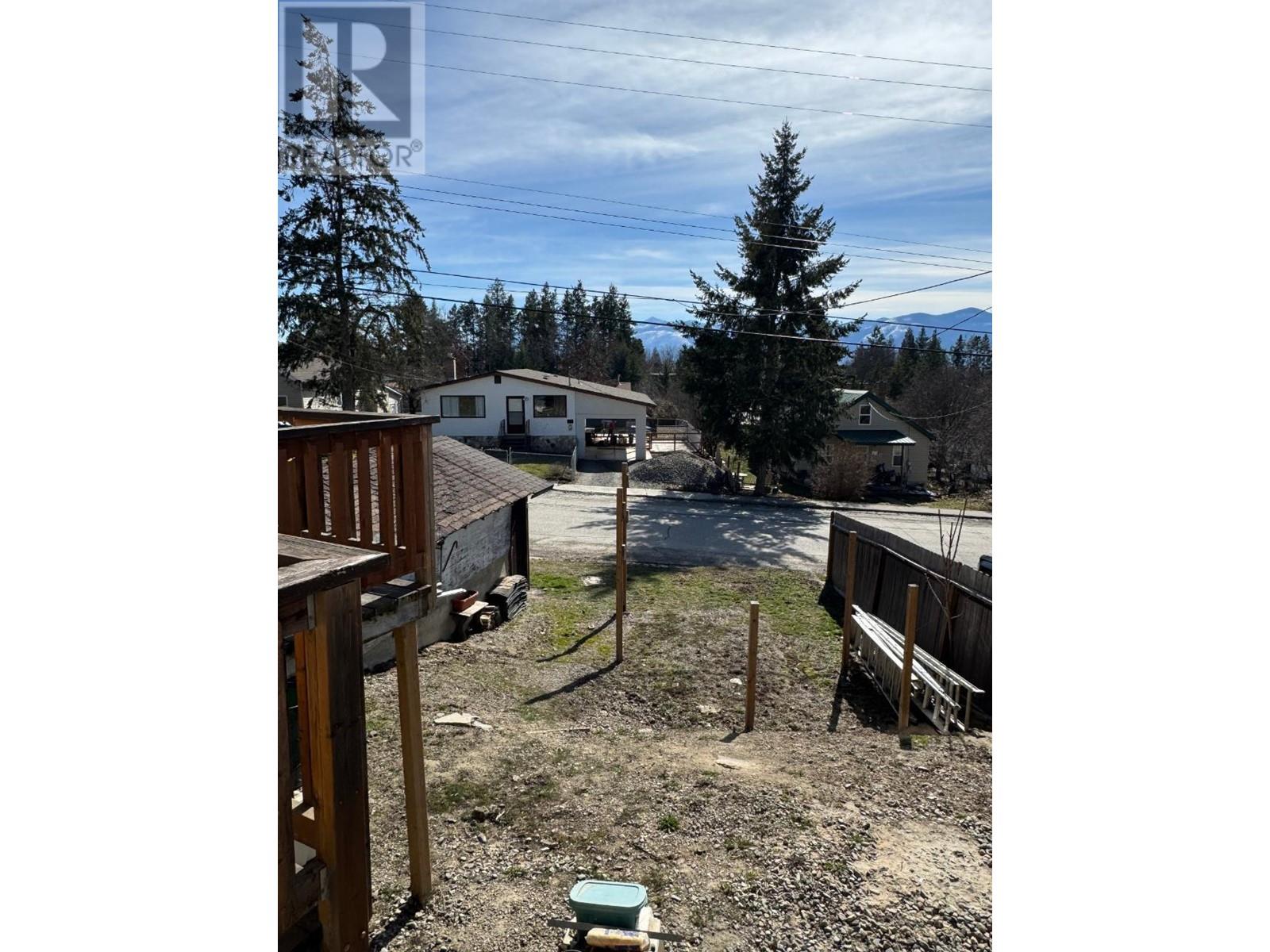 Photo 18 of 1005 Railway Boulevard, Creston BC