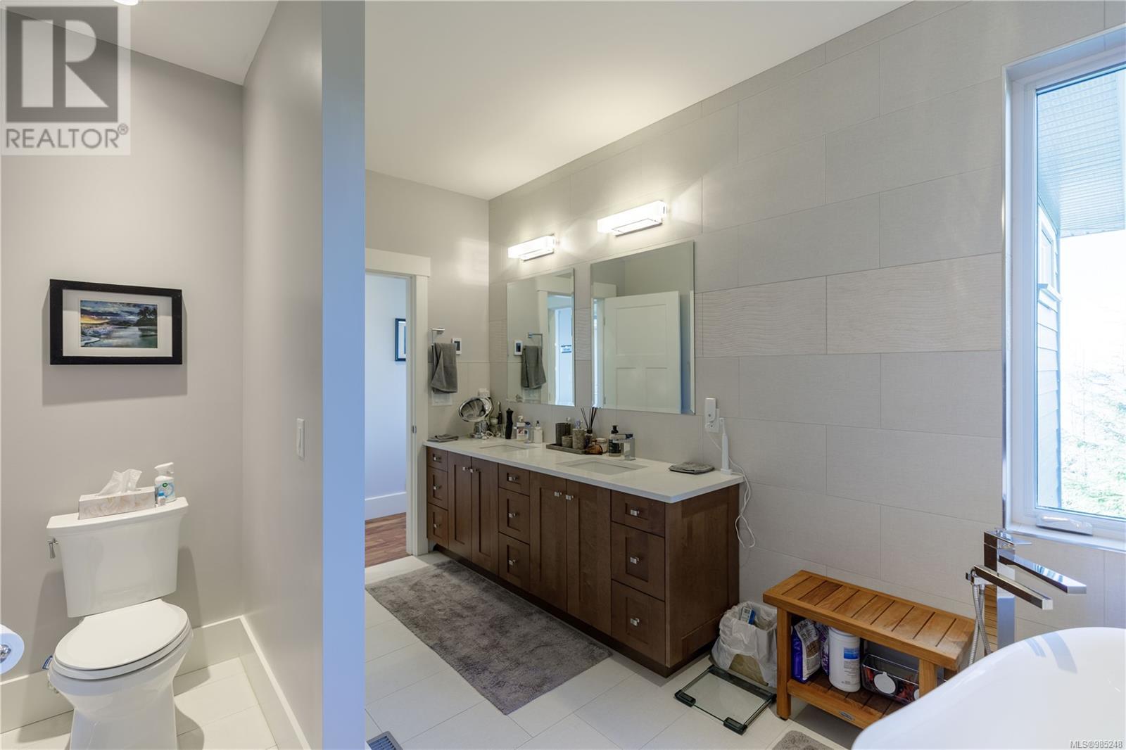 7420 Thornton Hts, Sooke