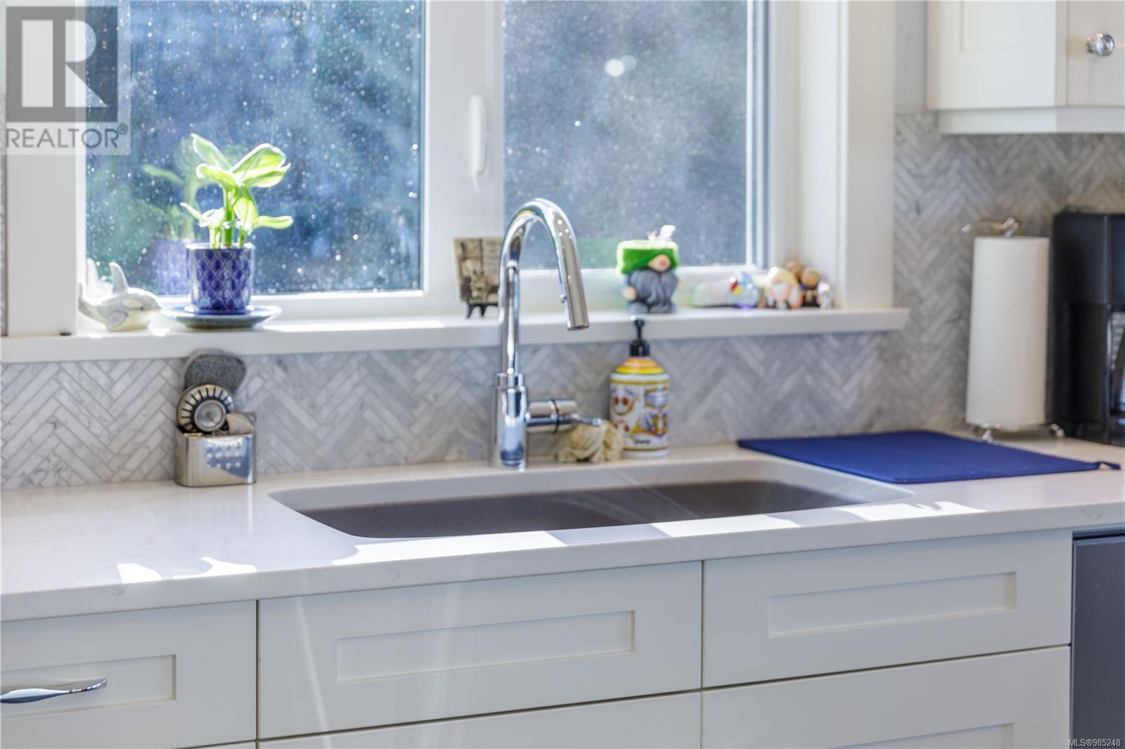 7420 Thornton Hts, Sooke