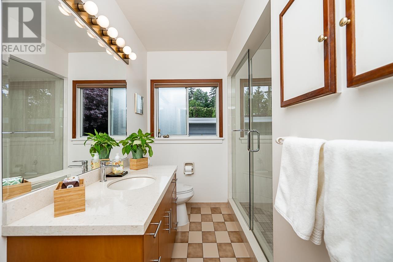 Photo 17 of 4930 Queensland Road, Vancouver BC