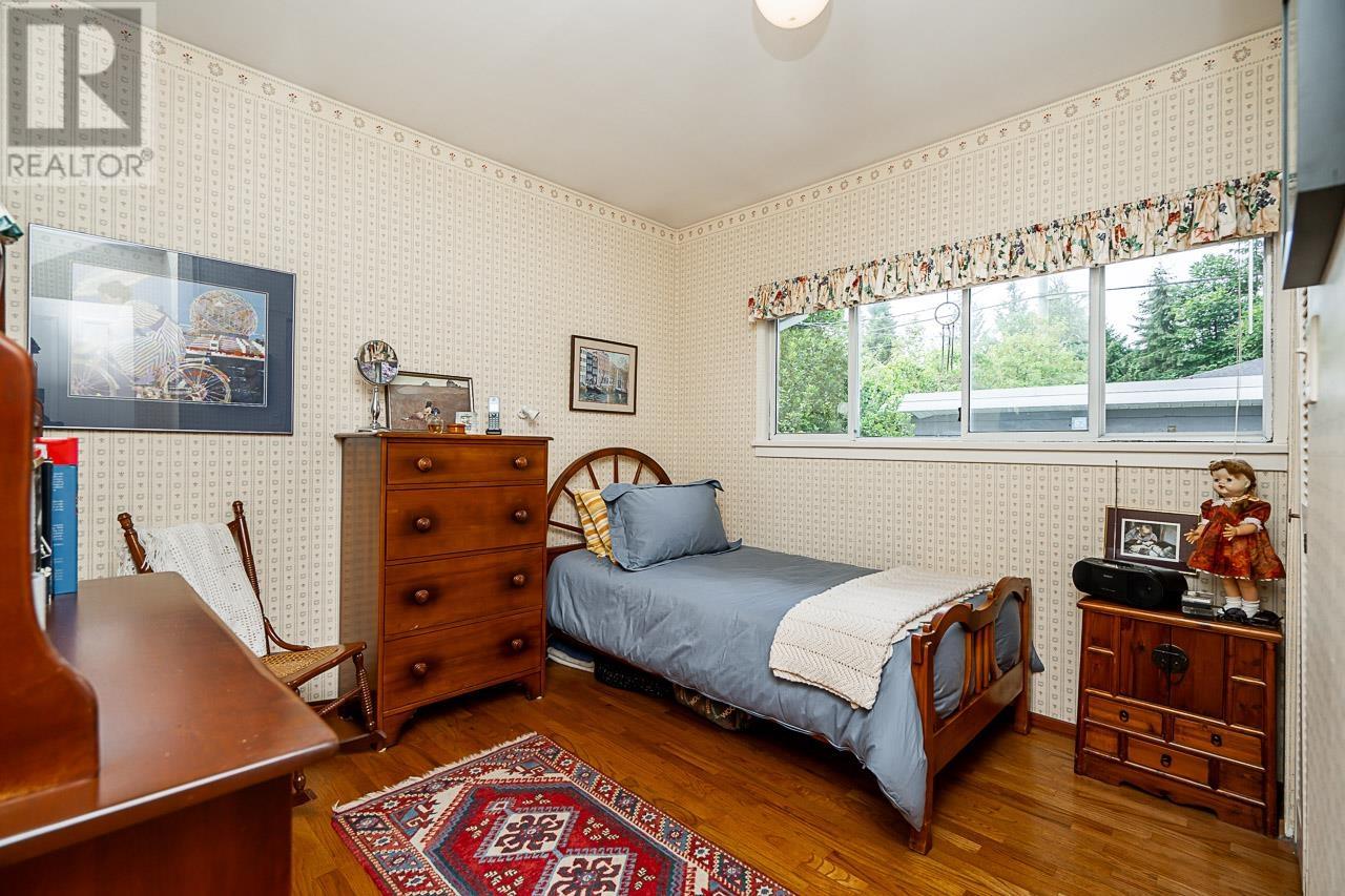 Photo 18 of 4930 Queensland Road, Vancouver BC