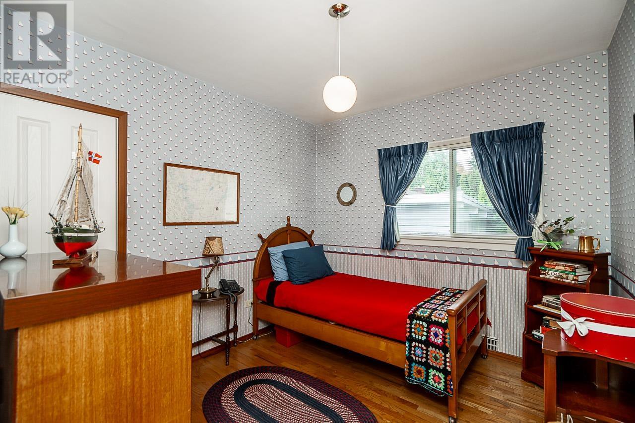 Photo 19 of 4930 Queensland Road, Vancouver BC