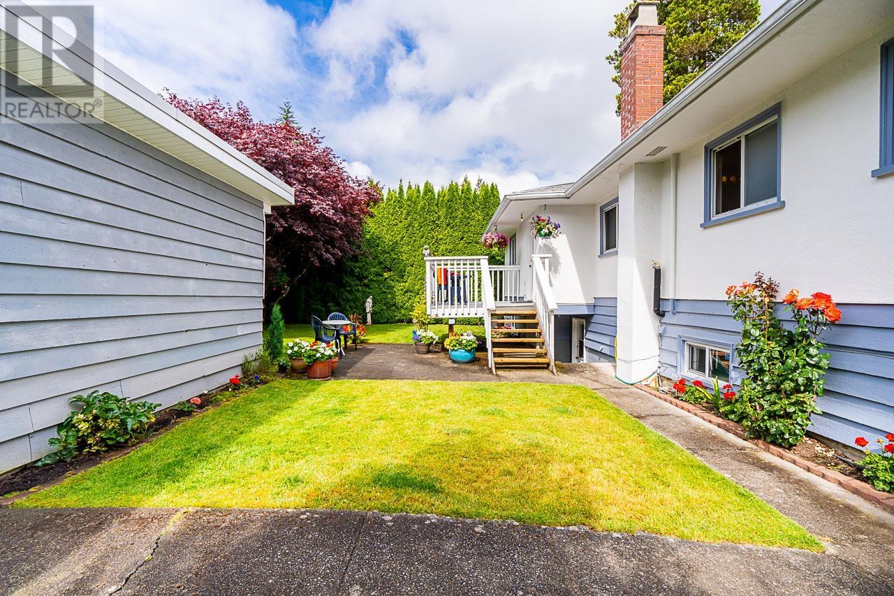 Photo 25 of 4930 Queensland Road, Vancouver BC