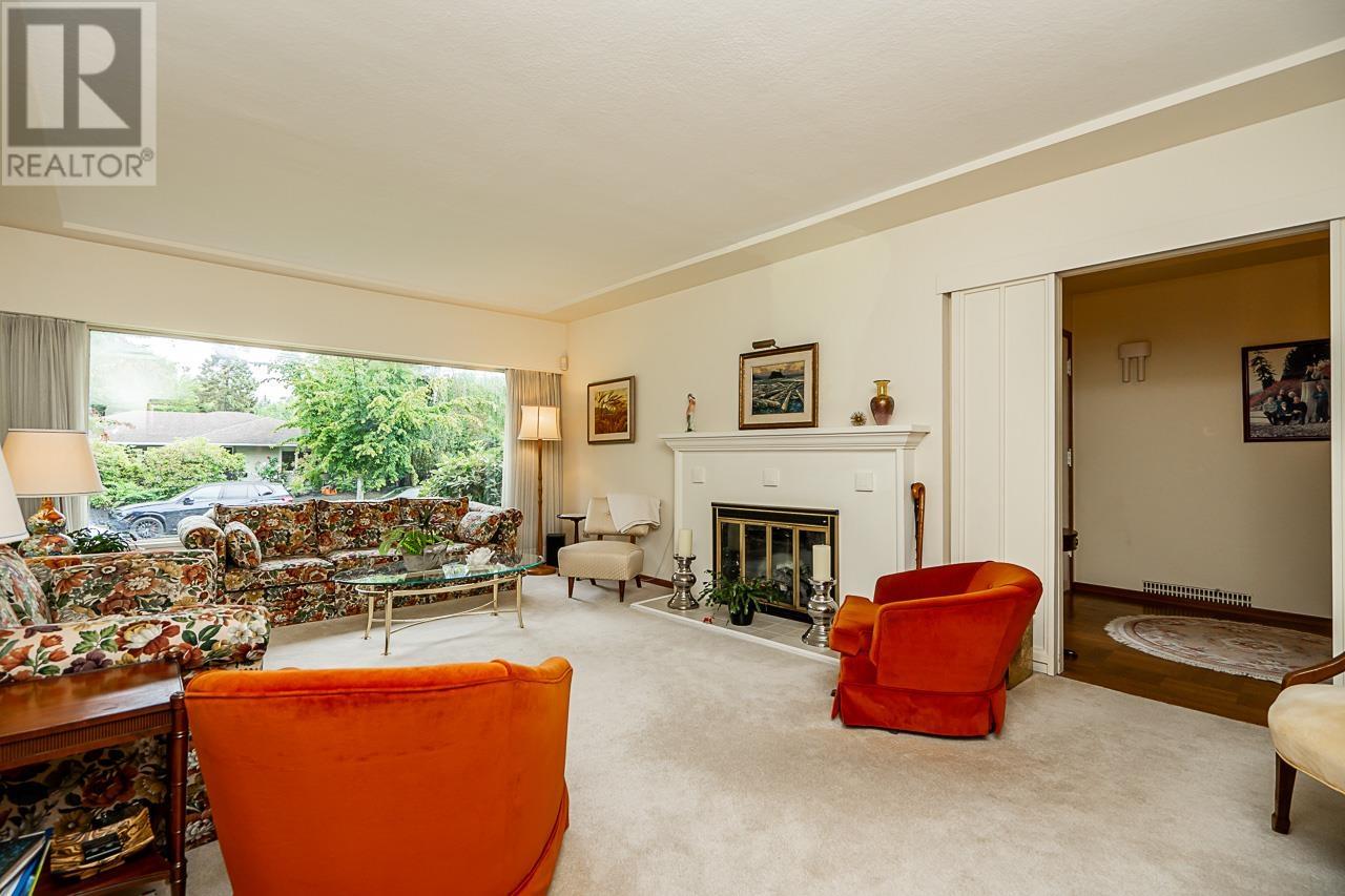 Photo 7 of 4930 Queensland Road, Vancouver BC