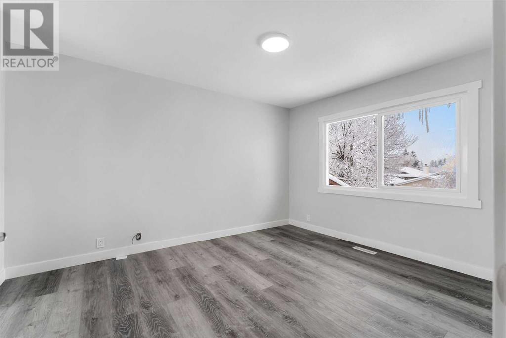 Single Family House for Sale in  Falton Way NE Falconridge Calgary 