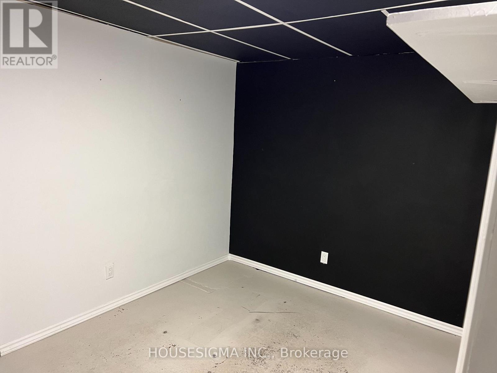 Photo 12 of 111 High Street, Georgina ON
