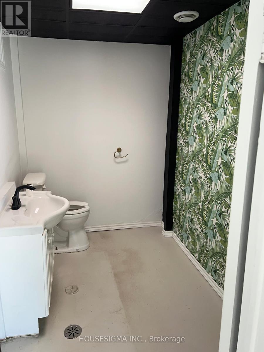 Photo 4 of 111 High Street, Georgina ON