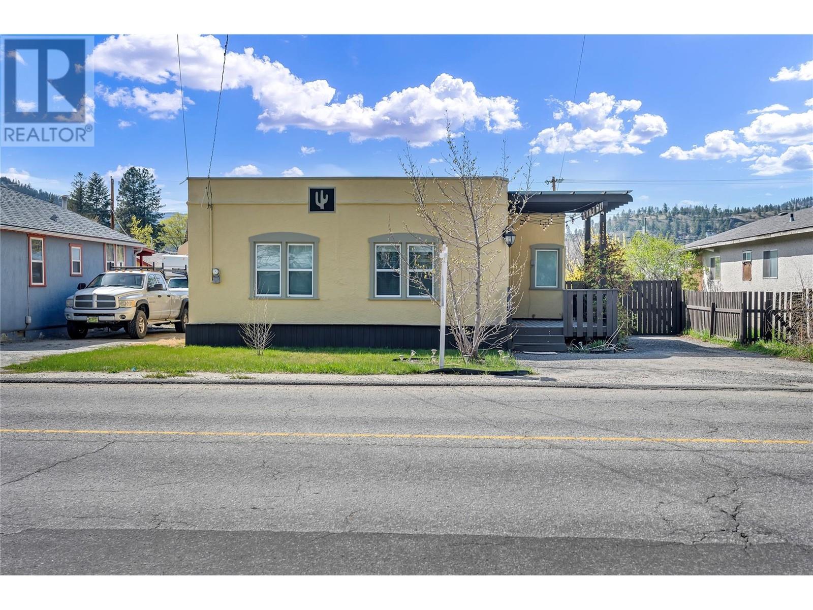 11212 VICTORIA Road, Summerland