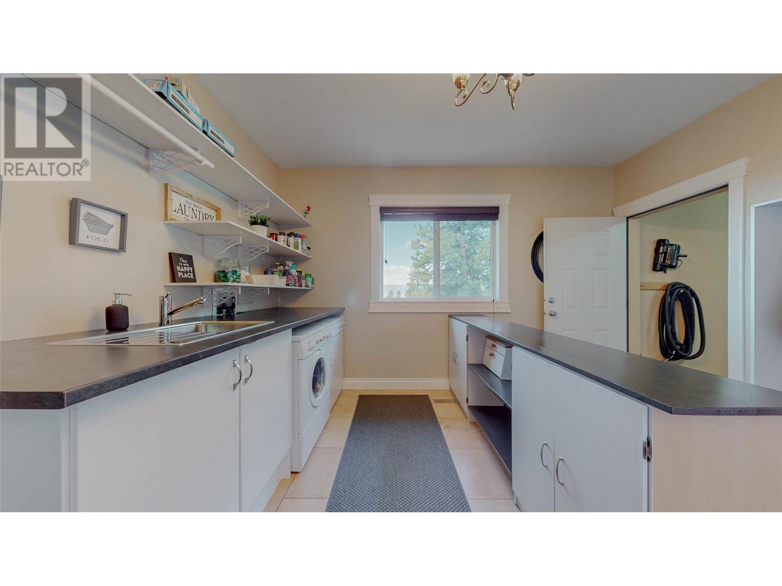 1370 Bullmoose Way, Osoyoos