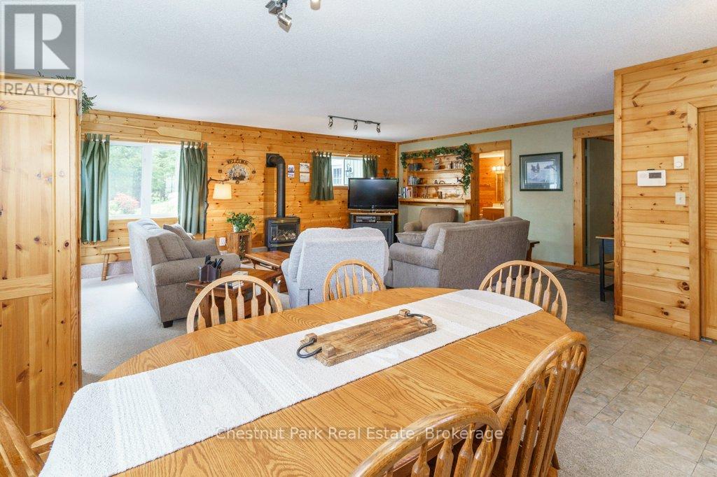 Photo 23 of 143 South Drive S, Huntsville ON