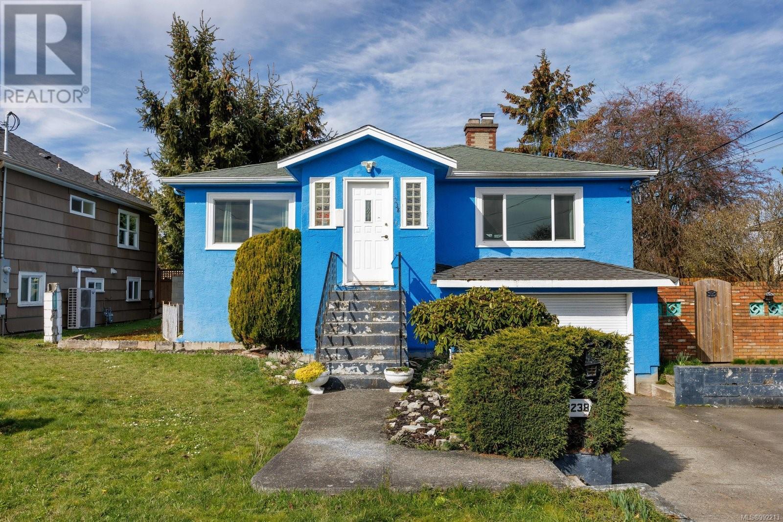  3238 Harriet Road, Saanich