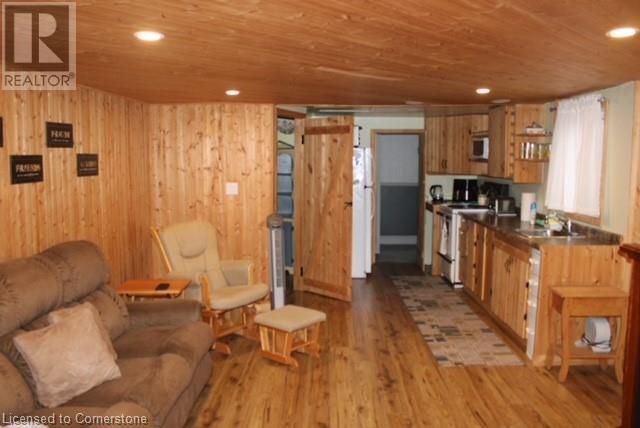 Photo 12 of 1030 Lakeshore Road, Selkirk ON