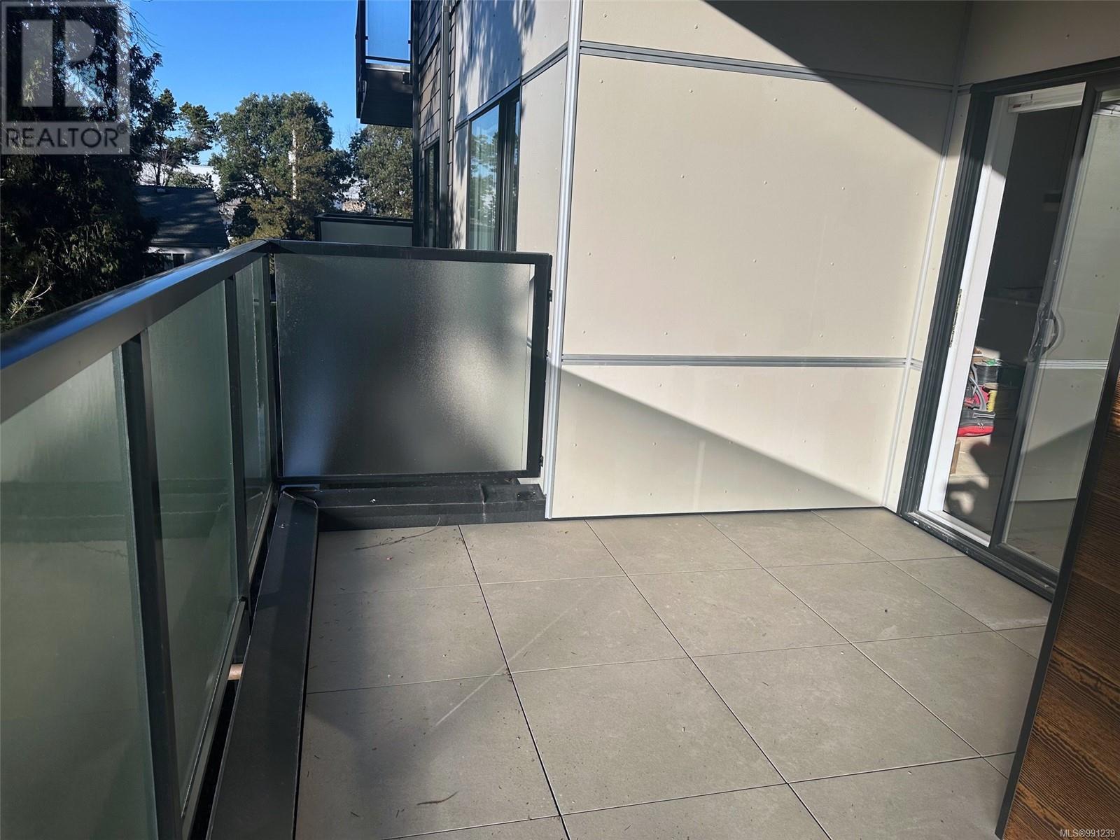 205 924 Jenkins Ave, Langford real estate listing 991239