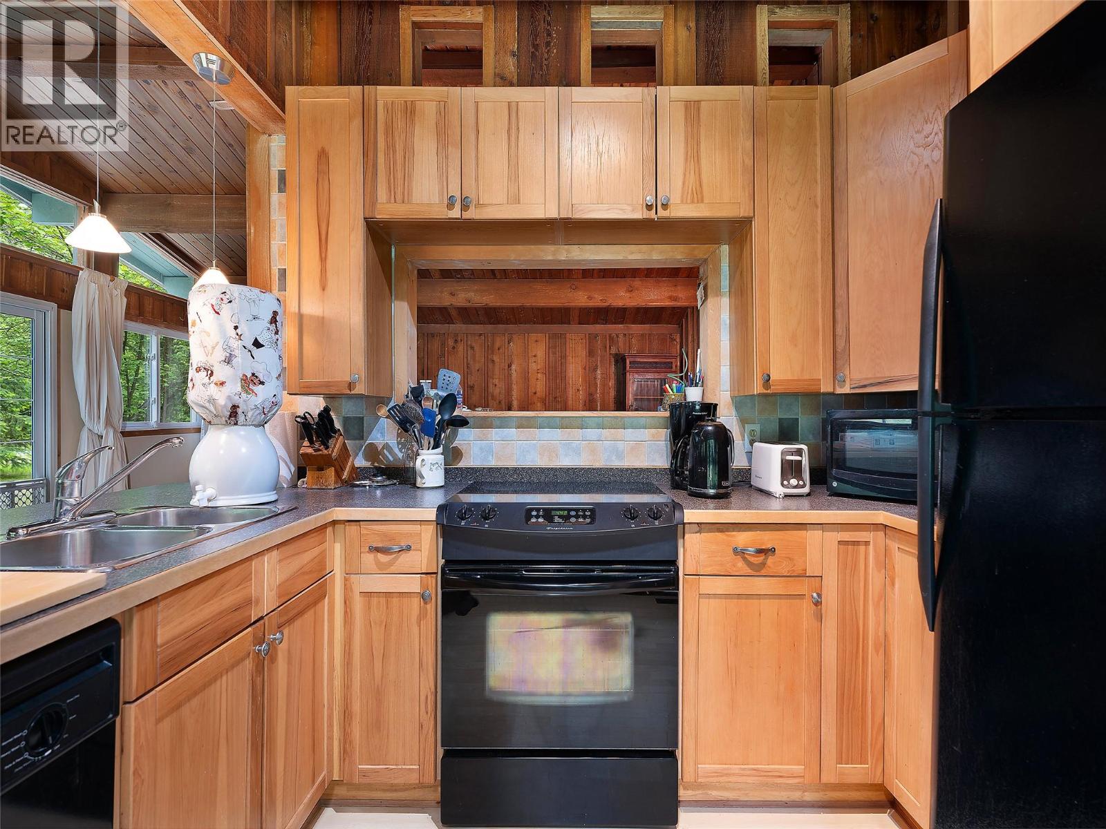  661 Worden Road, Sicamous