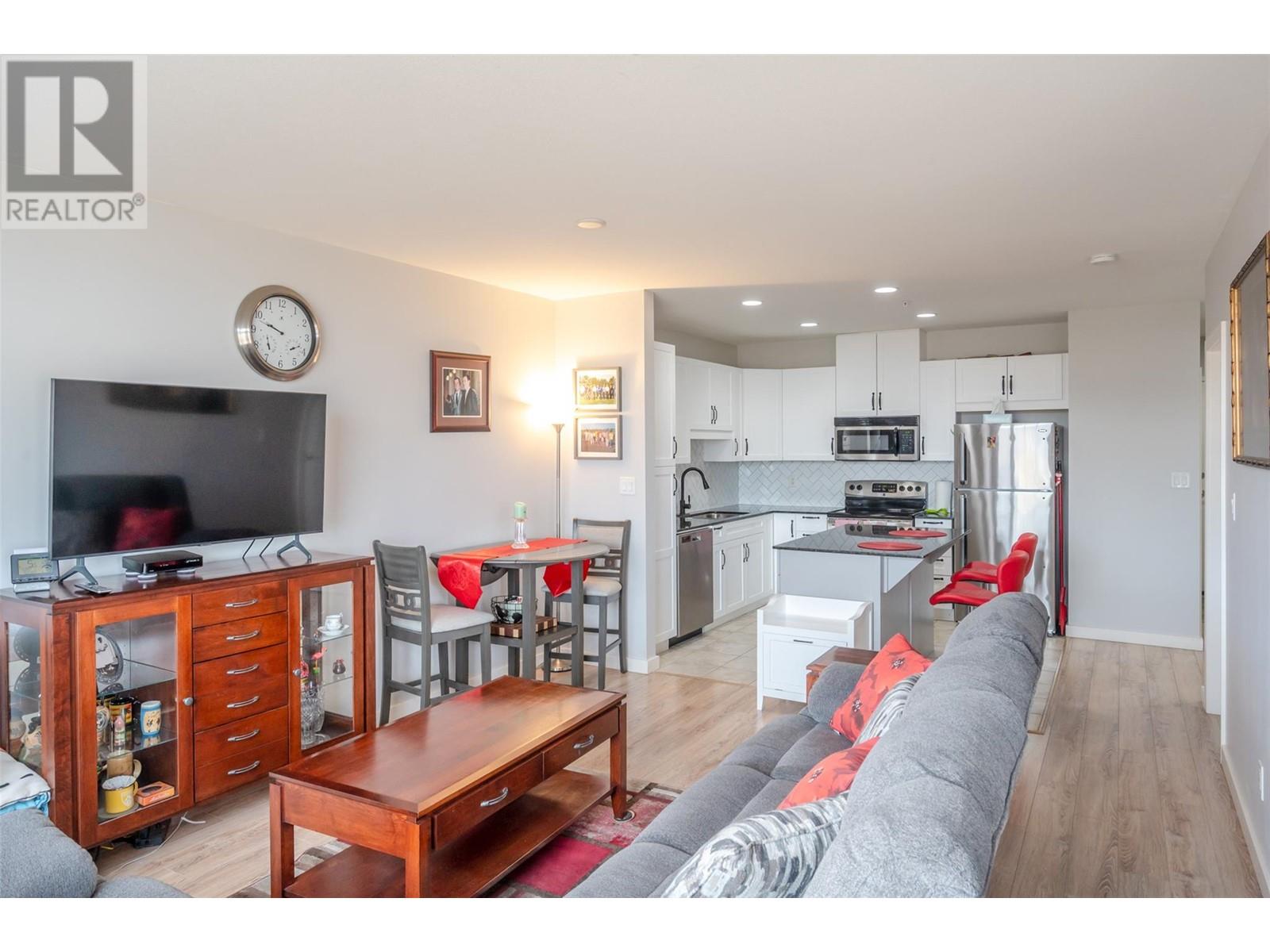 608 3301 SKAHA LAKE Road, Penticton